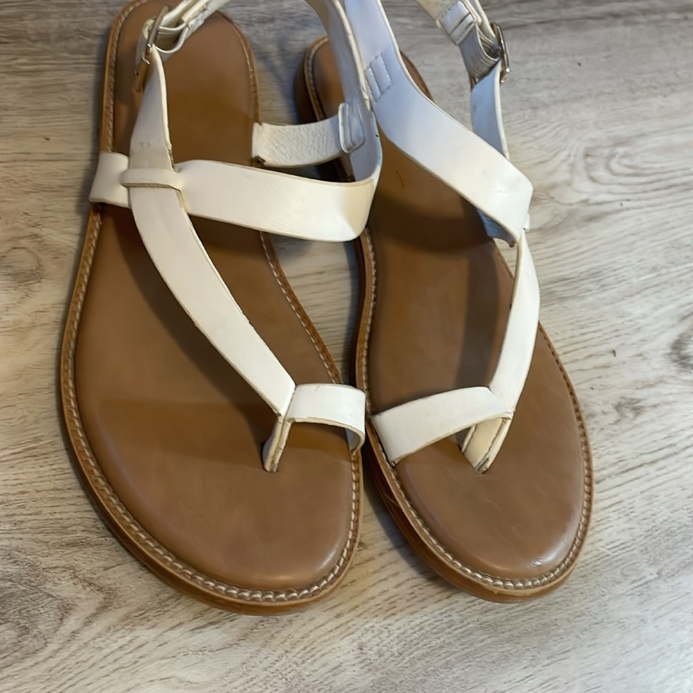 White sandals - Picture 2 of 4